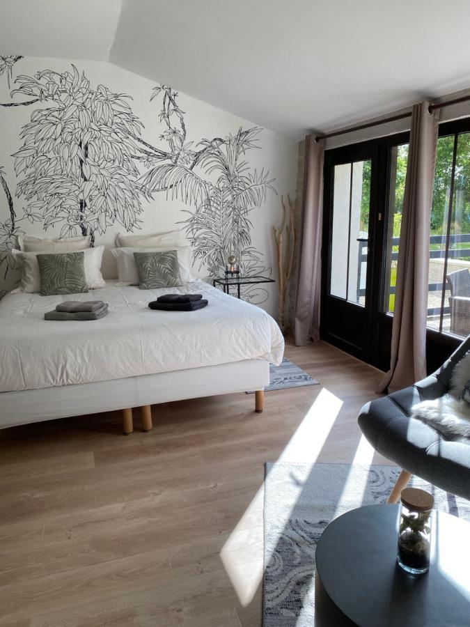 La Chaumeauniere Bed and Breakfast Aigrefeuille-dʼAunis Εξωτερικό φωτογραφία