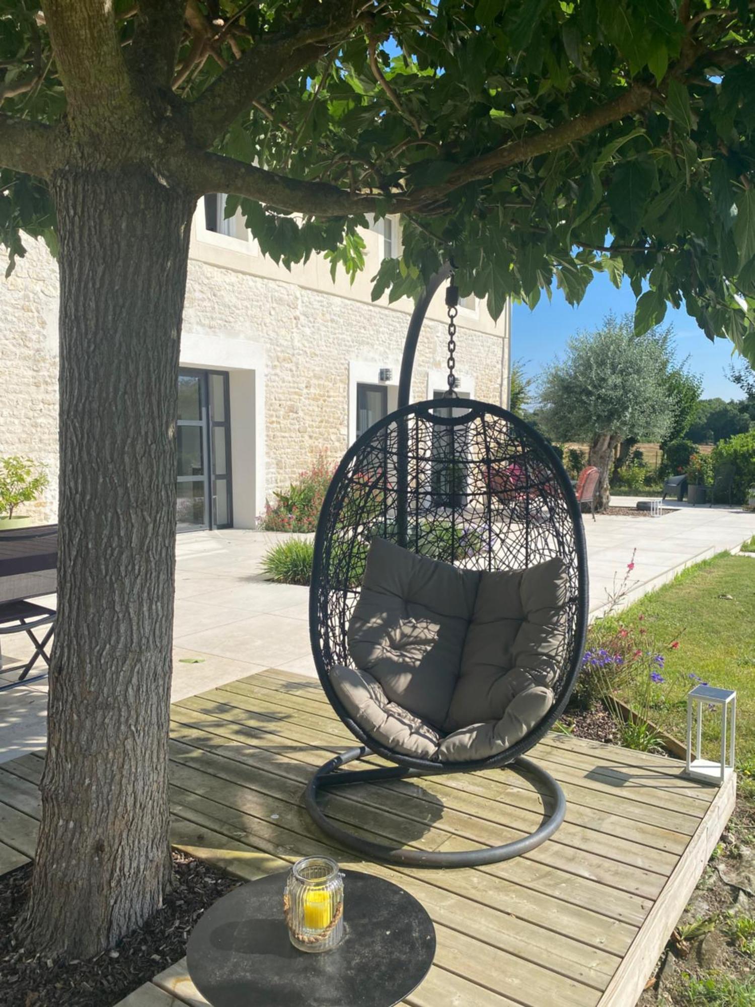 La Chaumeauniere Bed and Breakfast Aigrefeuille-dʼAunis Εξωτερικό φωτογραφία