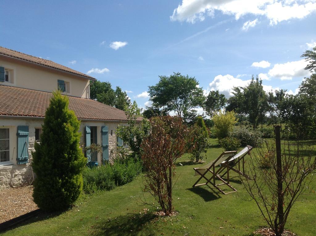 La Chaumeauniere Bed and Breakfast Aigrefeuille-dʼAunis Εξωτερικό φωτογραφία