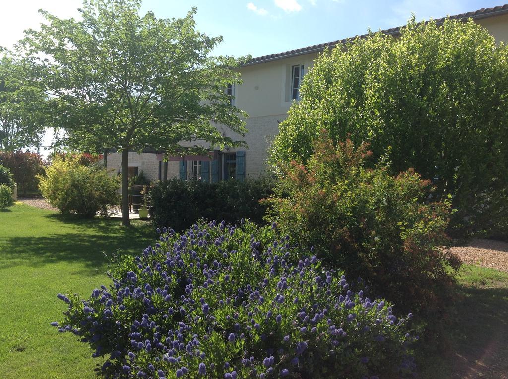 La Chaumeauniere Bed and Breakfast Aigrefeuille-dʼAunis Εξωτερικό φωτογραφία